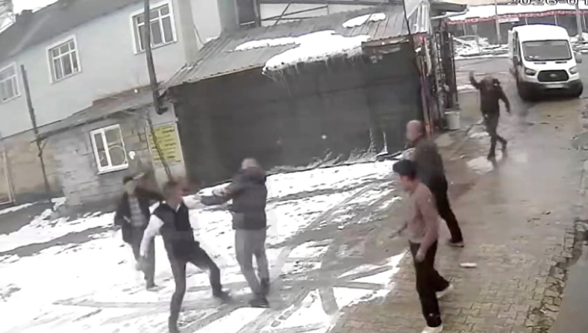 Elazığ'daki kavga, tuvaletini duvara yapan yolcu nedeniyle çıkmış