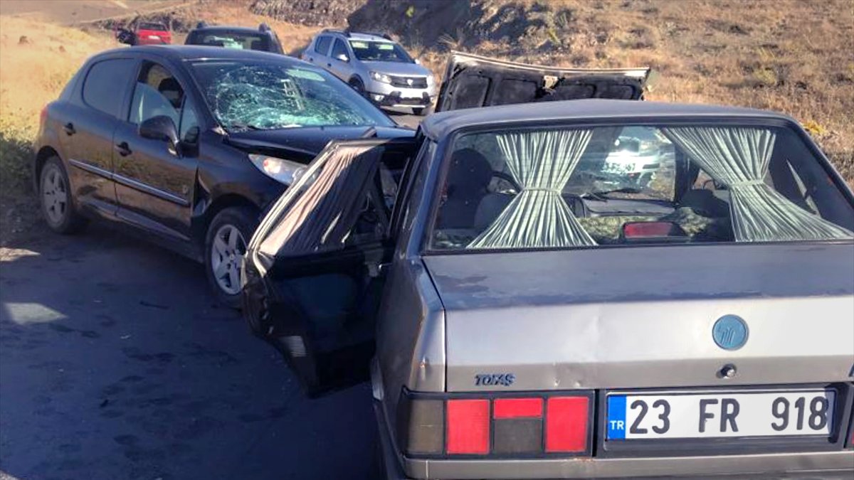 Elazığ'daki kazada 8 kişi yaralandı