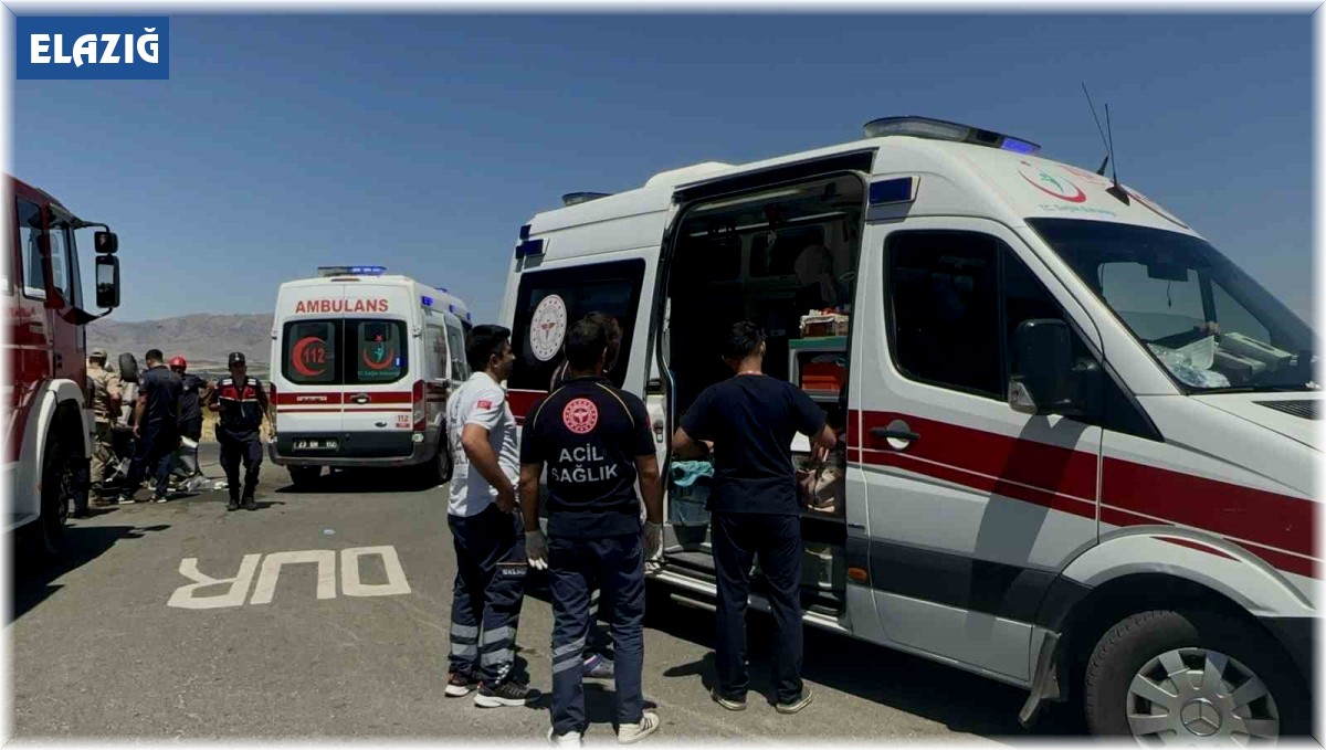 Elazığ'daki kazada yaralılara ilk müdahaleyi yapan vatandaş konuştu: "Önce refüje sonra kavşağa vurup takla atmış"