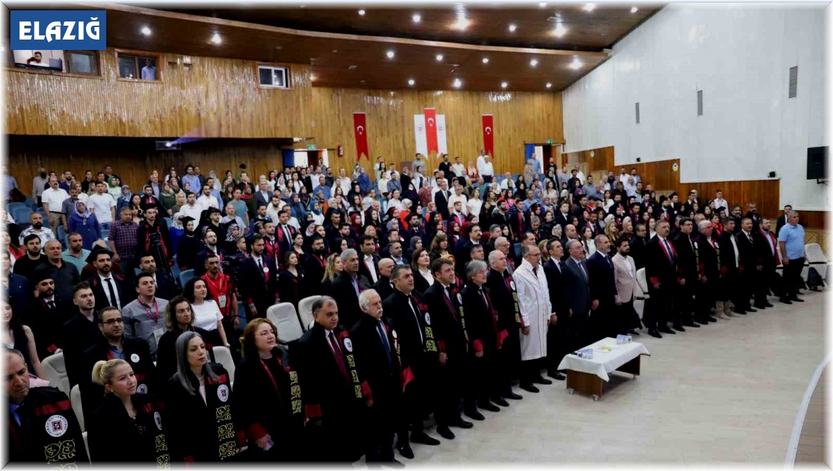 Elazığ'daki mezuniyet töreninde gözyaşları sel oldu