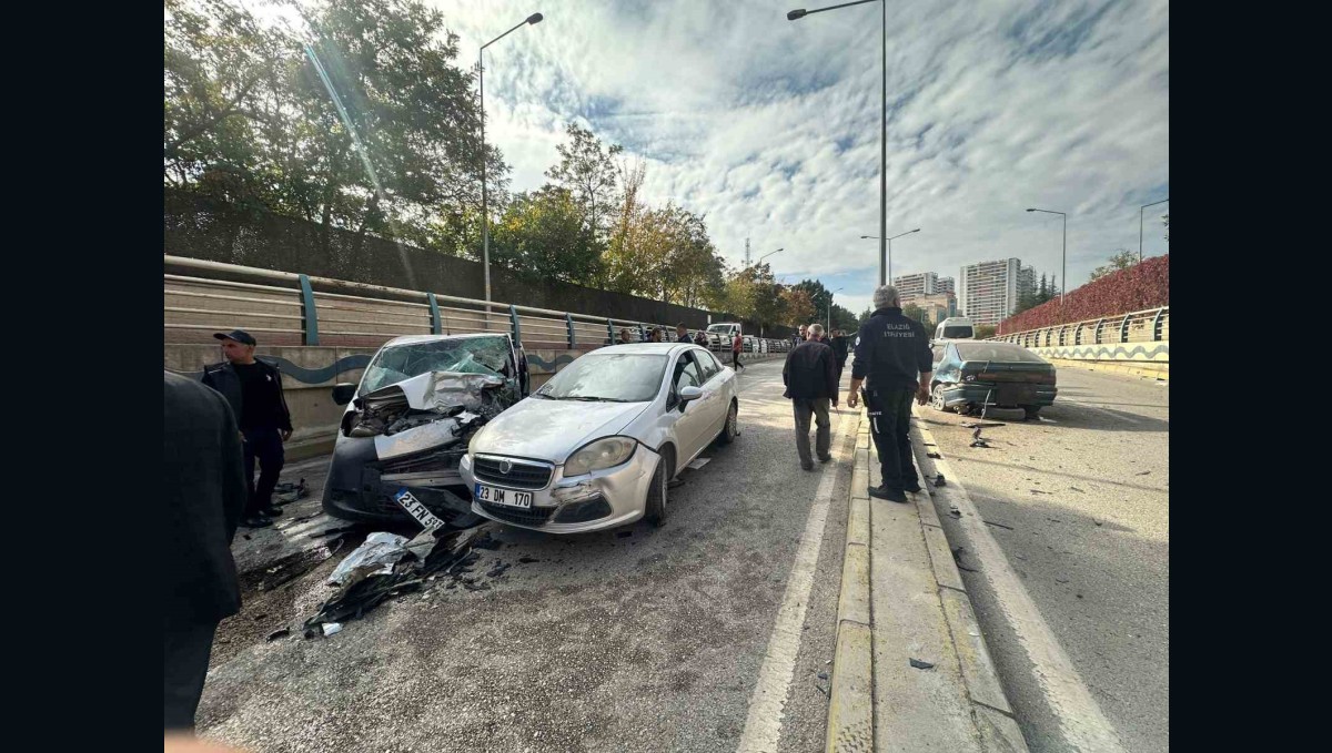 Elazığ'daki zincirleme trafik kazası: 1 ölü, 4 yaralı