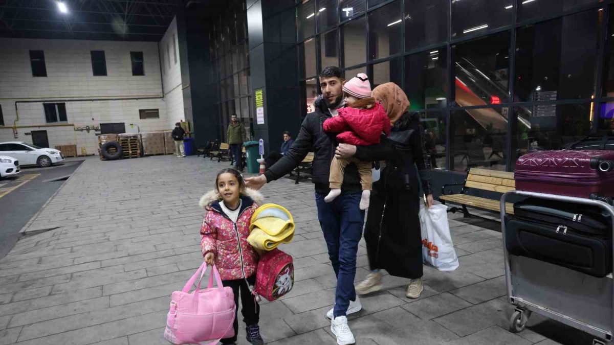 Elazığ'dan Suriye'ye dönüş başladı, ilk aile yola çıktı
