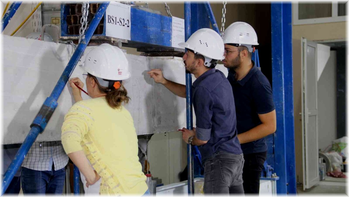 Elazığ depreminden yola çıktılar inşaat sektöründe kışın beton dökerek dünyada bir ilke imza attılar