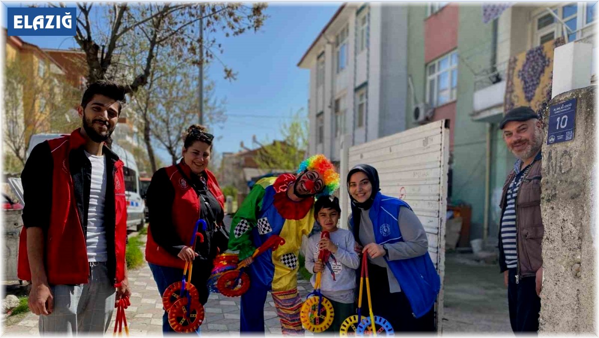 Elazığ Gençlik Merkezi, çocukların yüzünü güldürdü