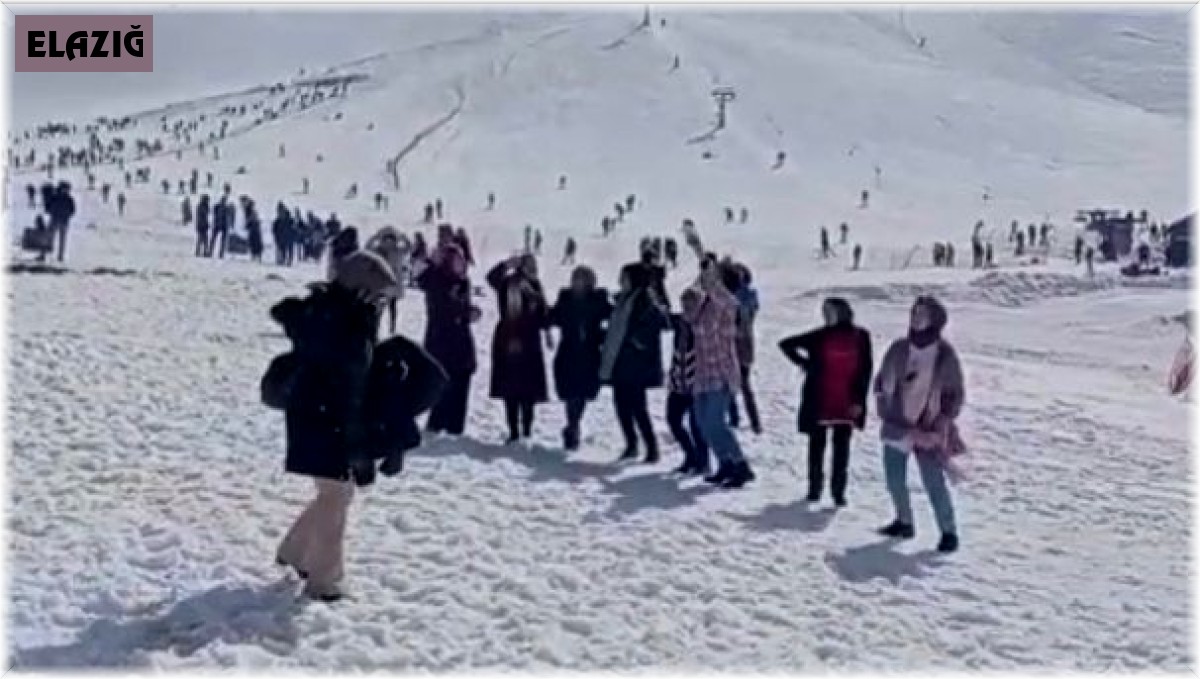Elazığ Hazarbaba Kayak merkezinde vatandaşlar doyasıya eğlendi