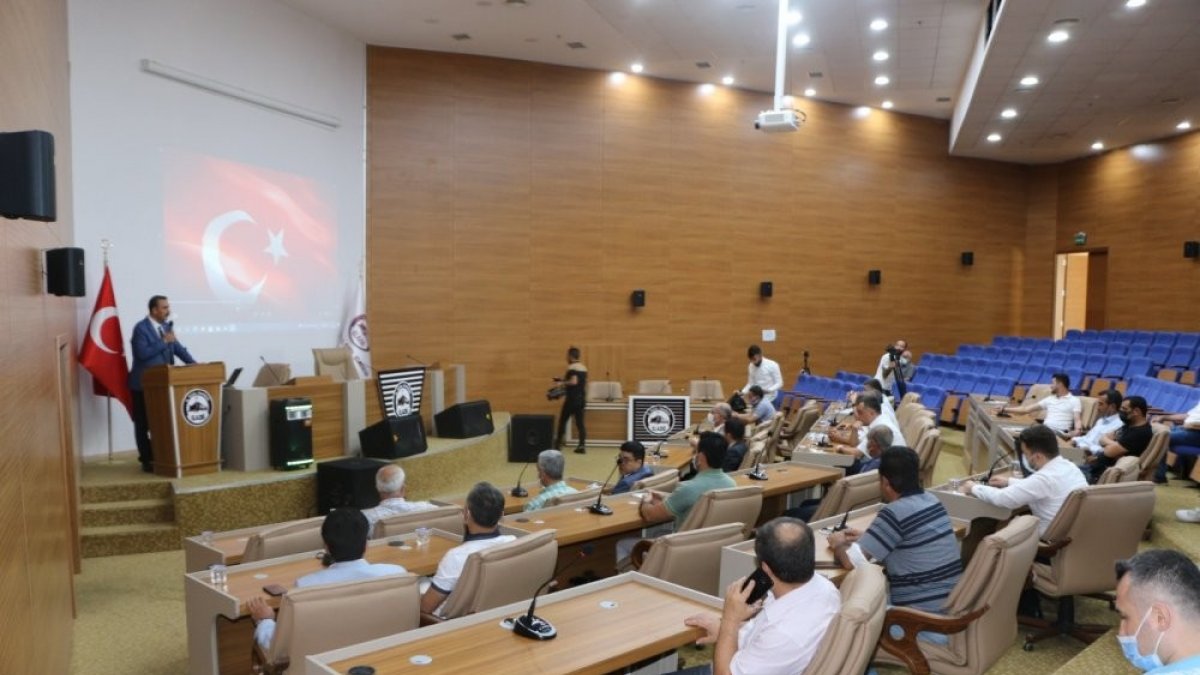 Elazığ İl Özel İdarespor'da Ahmet Doğuş Cantürk başkanlığa seçildi