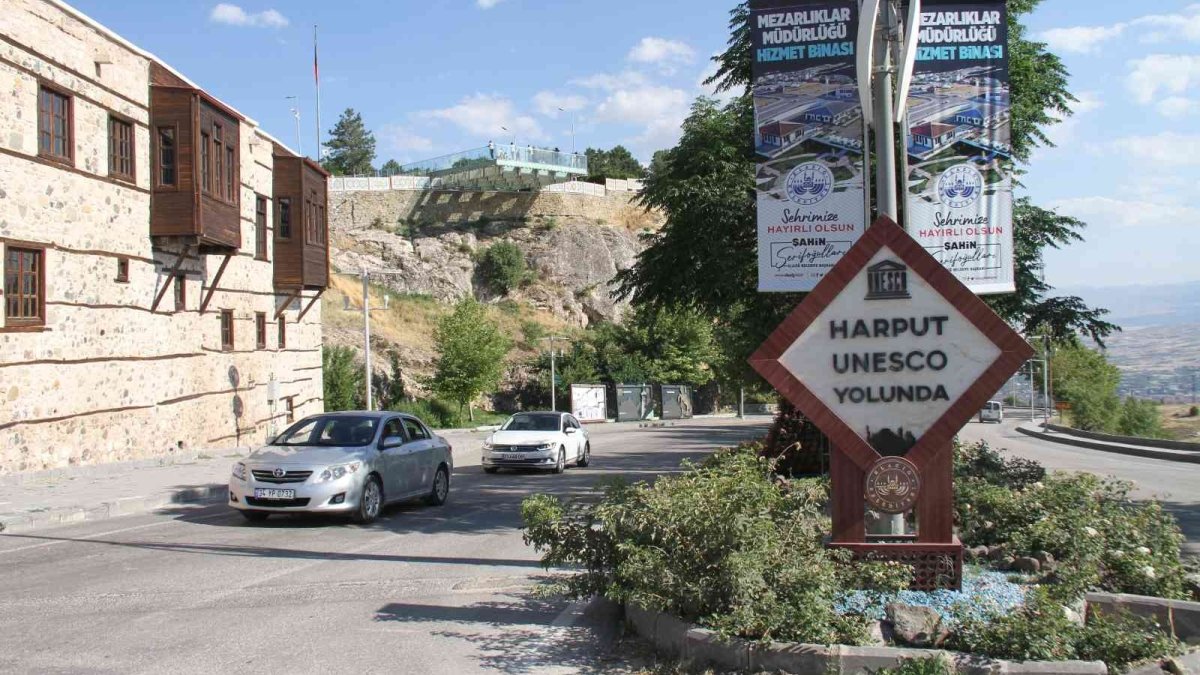 Elazığ'ın turizme açılan kapısı Harput'a ziyaretçi akını