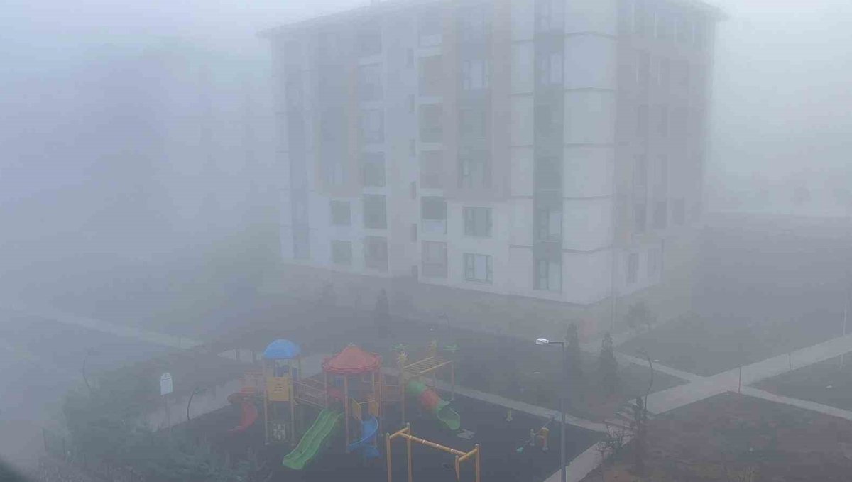 Elazığ'ın yüksek kesimlerinde sis etkili oldu