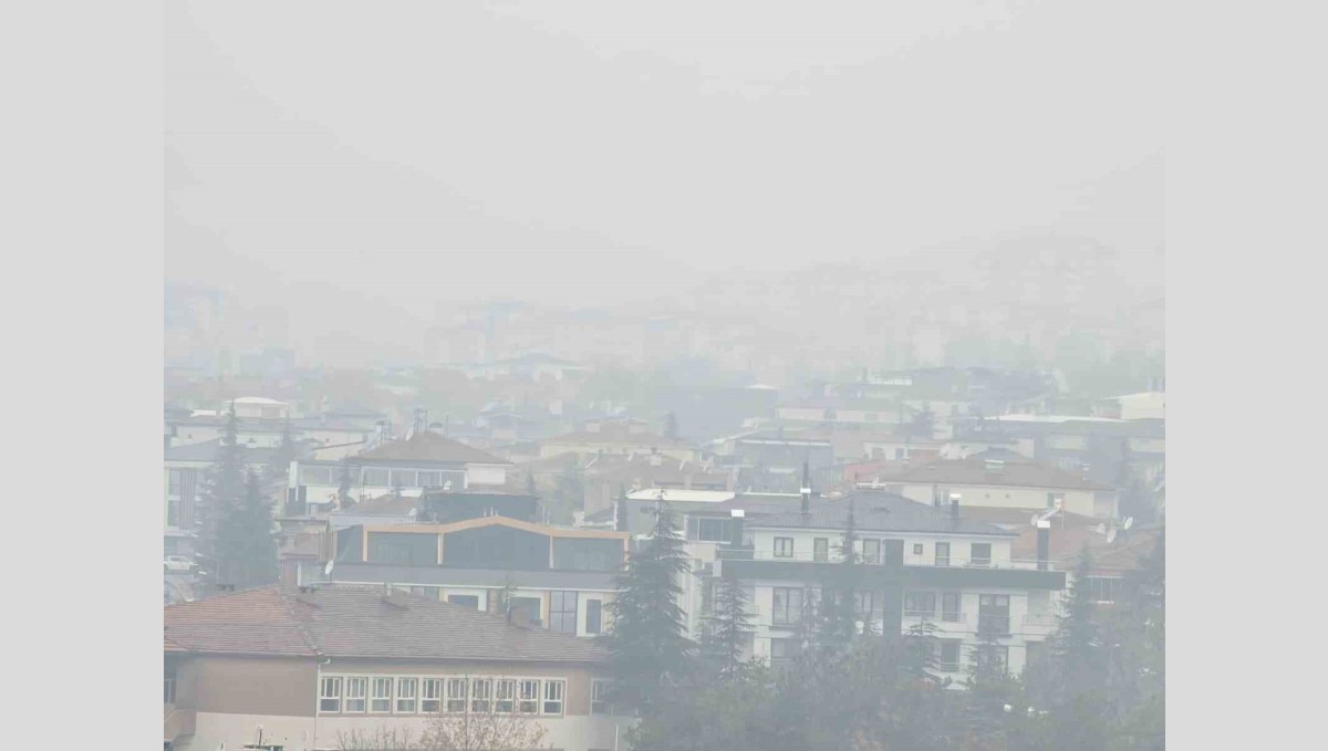 Elazığ'ın yüksek kesimlerinde sis etkili oluyor