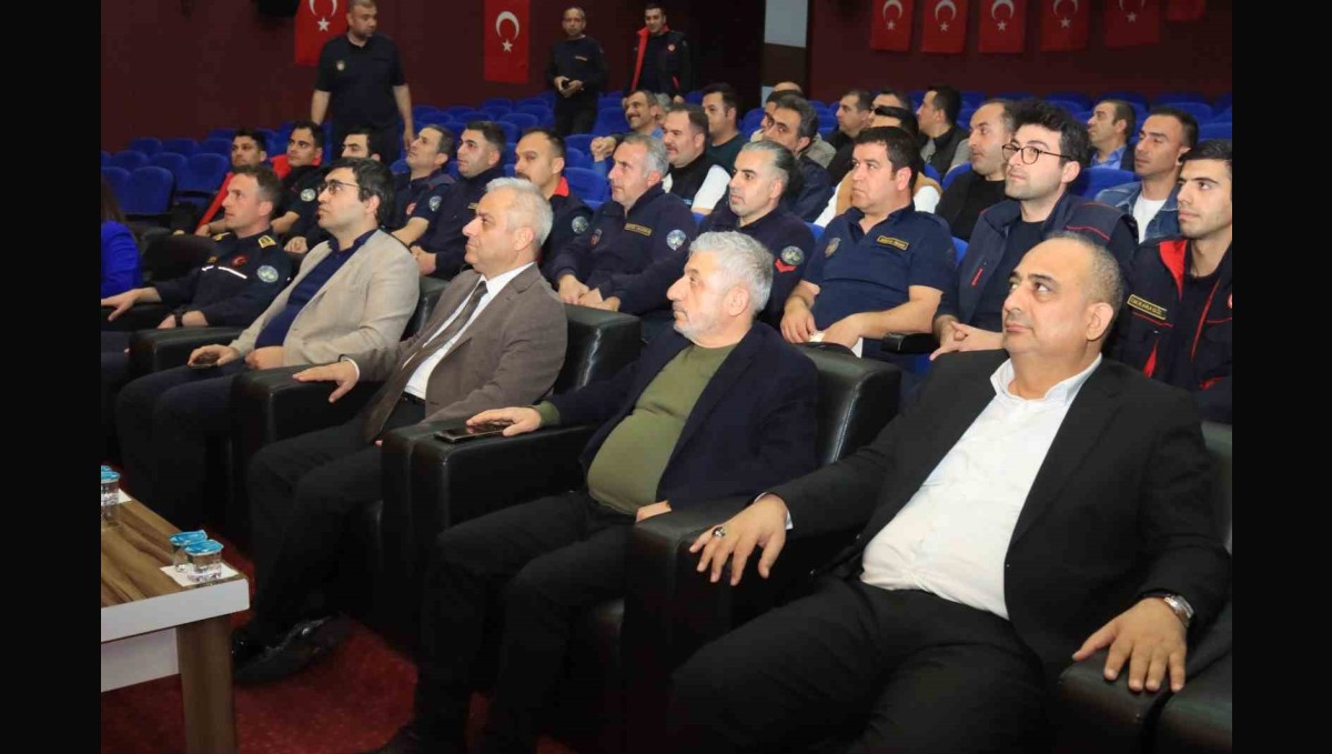 Elazığ itfaiyesi eğitimlerini sürdürüyor