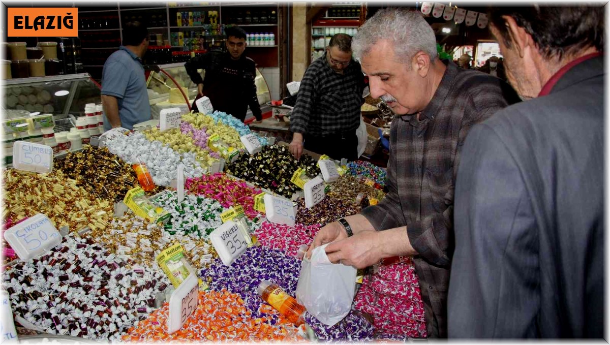 Elazığ Kapalı Çarşı'da bayram yoğunluğu