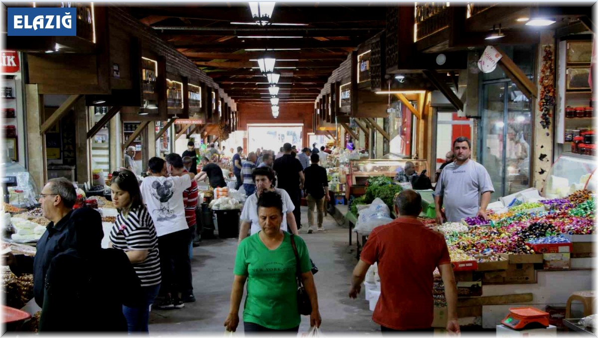 Elazığ Kapalı Çarşıda Kurban Bayramı yoğunluğu
