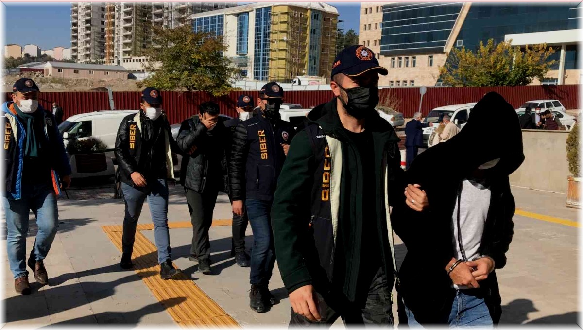 Elazığ merkezli 3 ilde kart kopyalama çetesine operasyon: 5 gözaltı