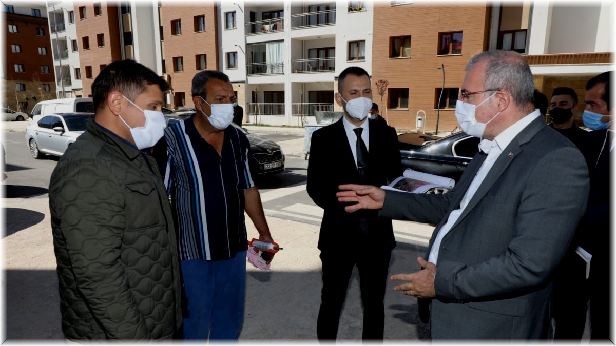 Elazığ Valisi Dr. Ömer Toraman deprem konutlarını inceledi