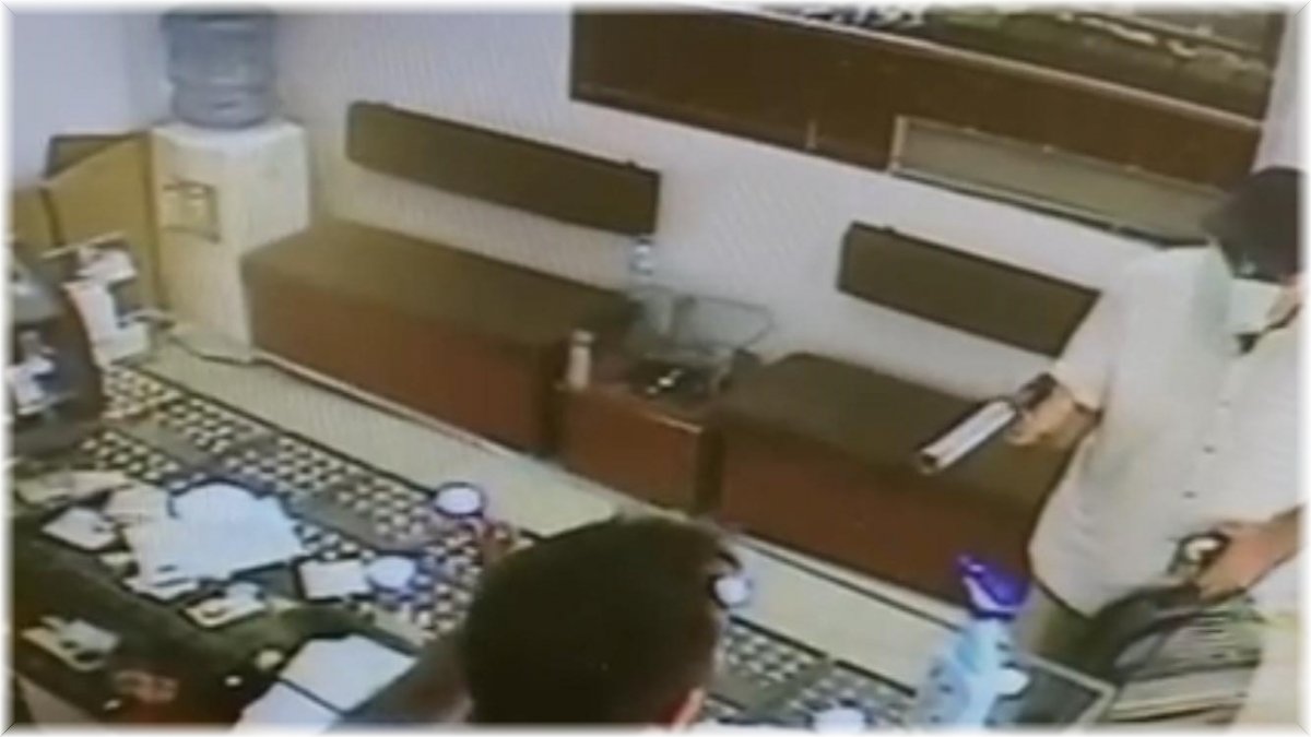 Elazığ’da kuyumcuda silahlı soygun girişiminde bulunan şahıs tutuklandı