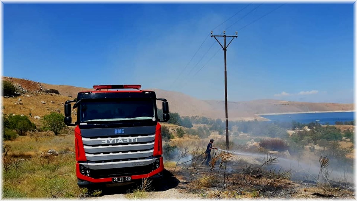 Elazığ’da örtü yangını