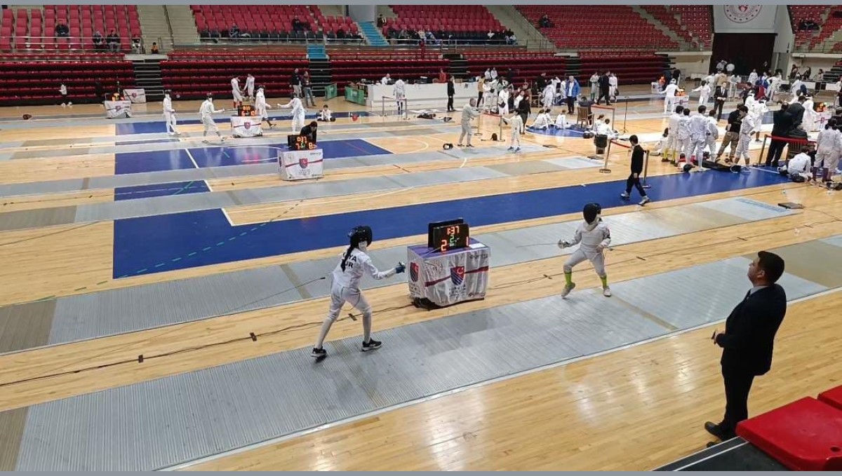 Elazığlı Elif Reyyan eskrimde Türkiye şampiyonu