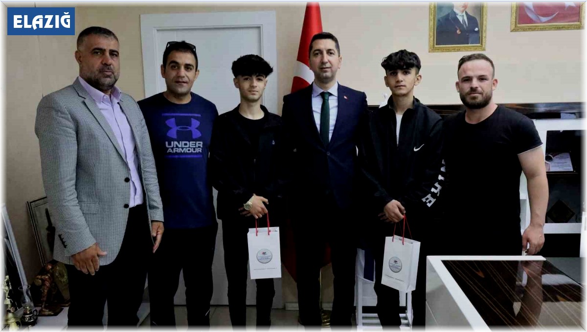 Elazığlı güreşçilerden iki madalya