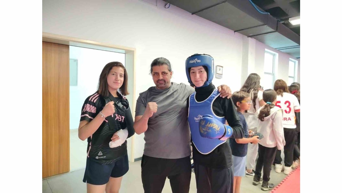 Elazığlı sporcular madalyaları topladı