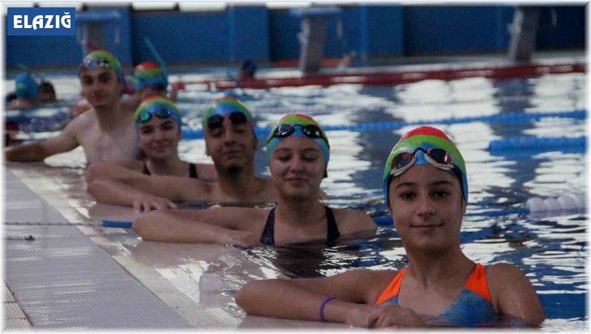 Elazığlı sporcular, şampiyonluk için kulaç atıyor