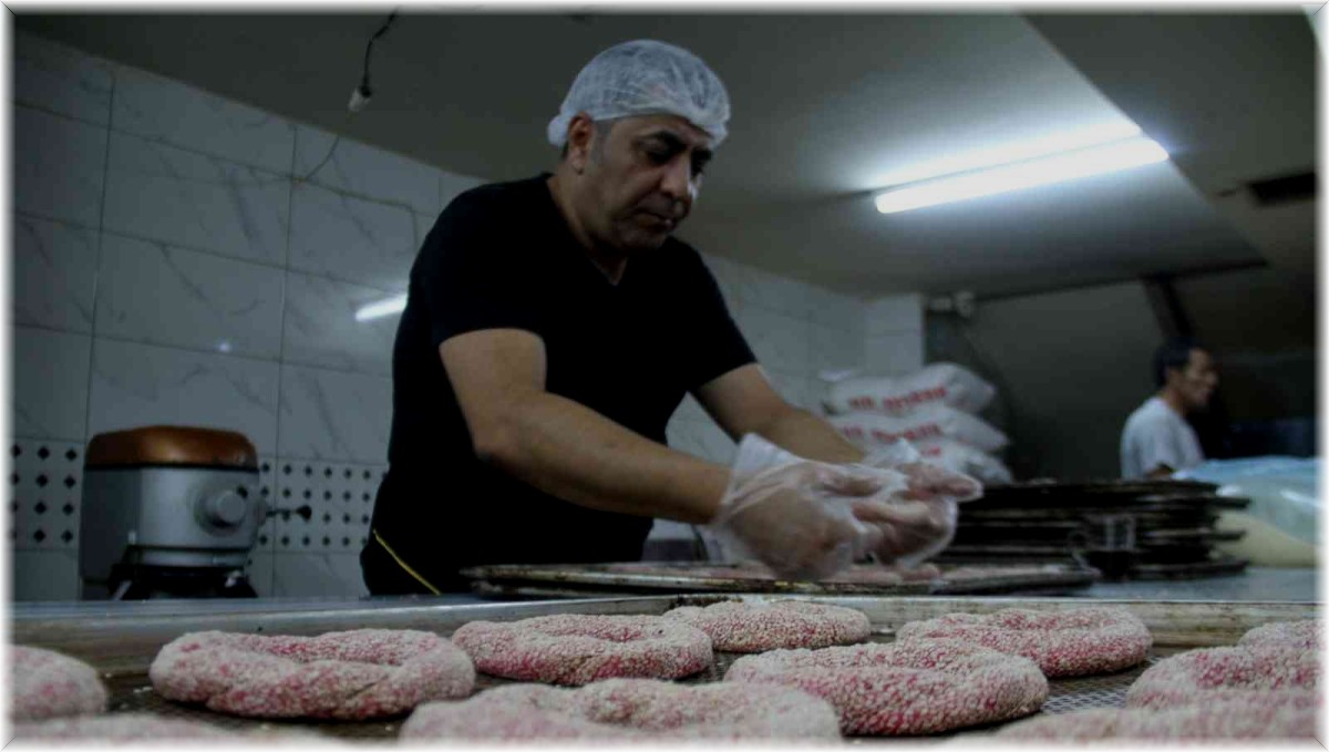 Elazığlı ustanın yaptığı frambuazlı simit büyük ilgi gördü, patent başvurusunda bulundu