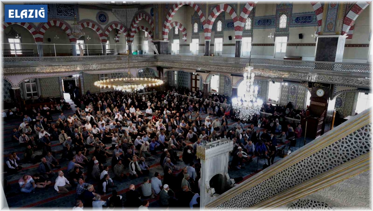 Elazığlılar uygulamalı hac hazırlık kursunda camileri doldurdu