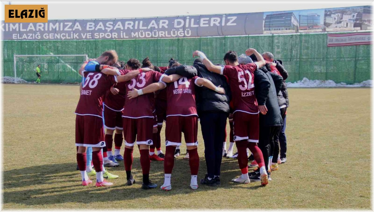 Elazığspor, 20 futbolcuyla Adıyaman'da