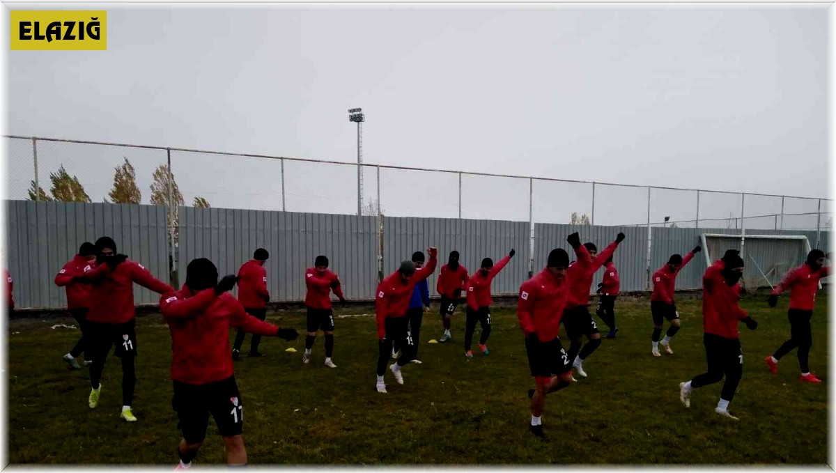 Elazığspor, Arnavutköy Belediye Gençlikspor maçına hazırlanıyor