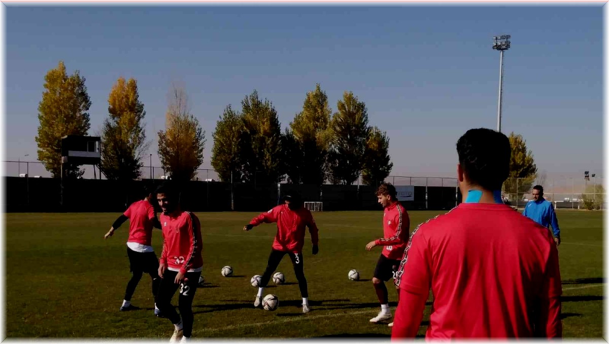 Elazığspor, Batman Petrolspor maçı hazırlıklarına tek antrenmanla devam etti