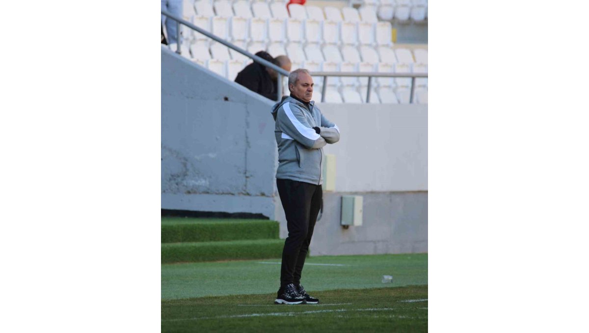 Elazığspor'da Erkan Sözeri galibiyetle başladı