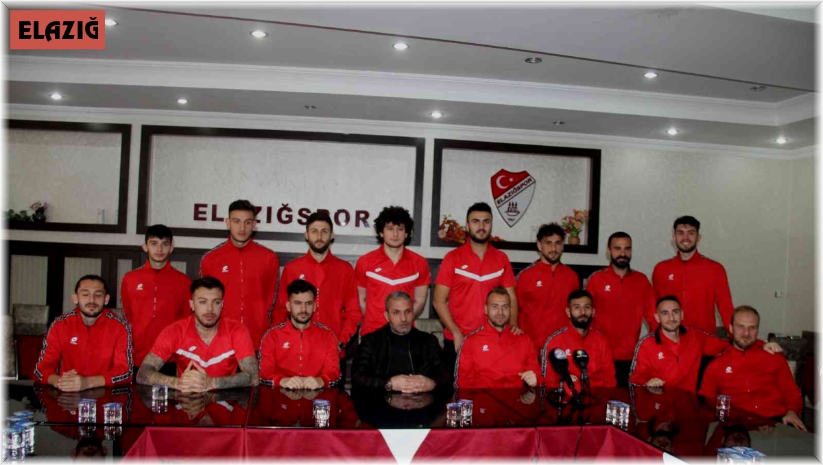 Elazığspor'dan 16 imza
