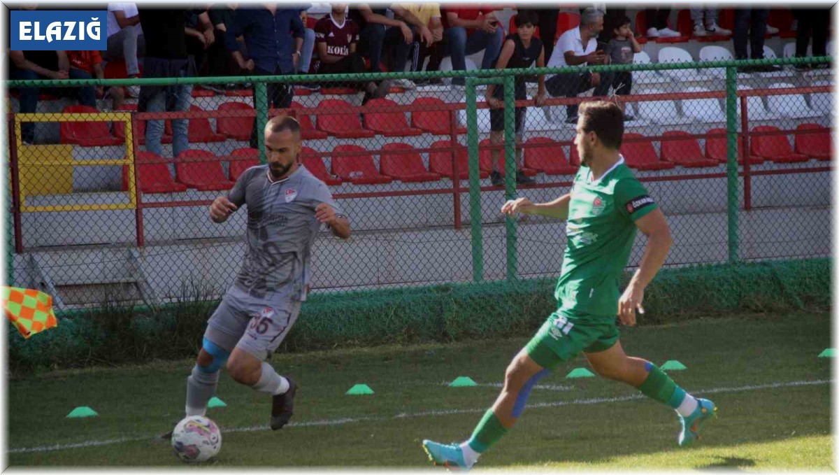 Elazığspor deplasmanda başlıyor