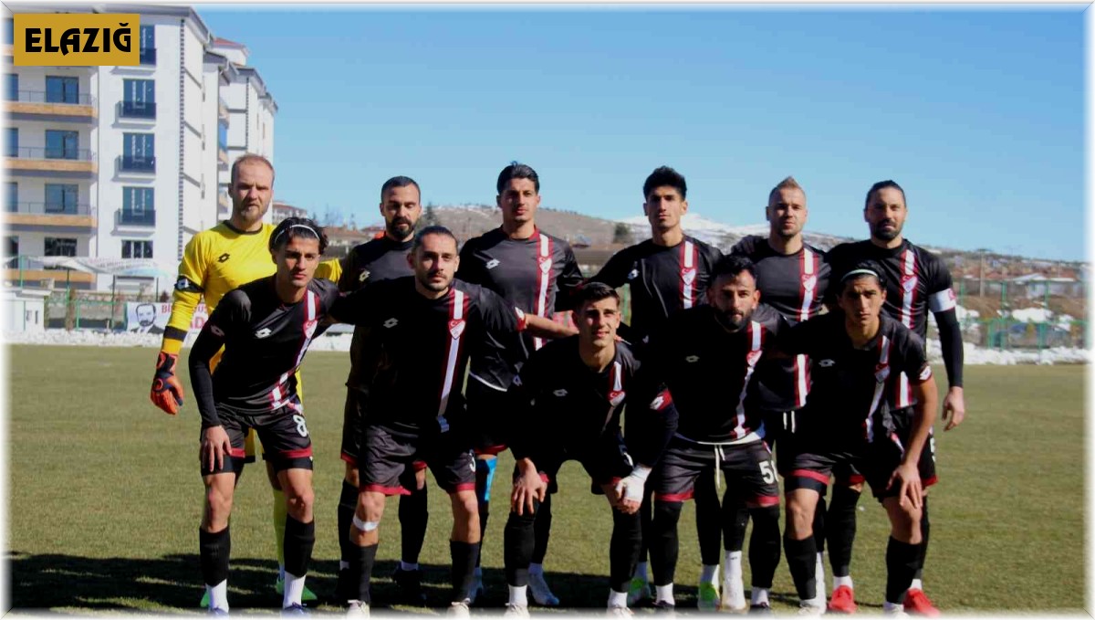 Elazığspor, Karaman'a 20 futbolcuyla gitti