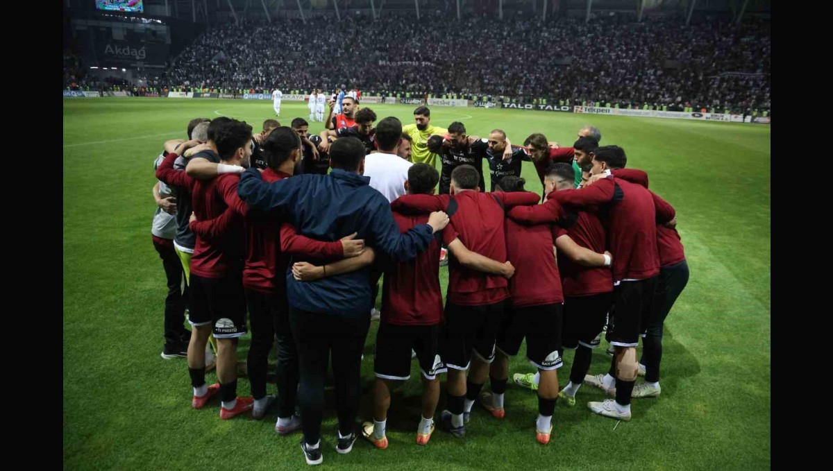 Elazığspor: "Karşılaşmanın kaldığı yerden devam etmesini talep ediyoruz"