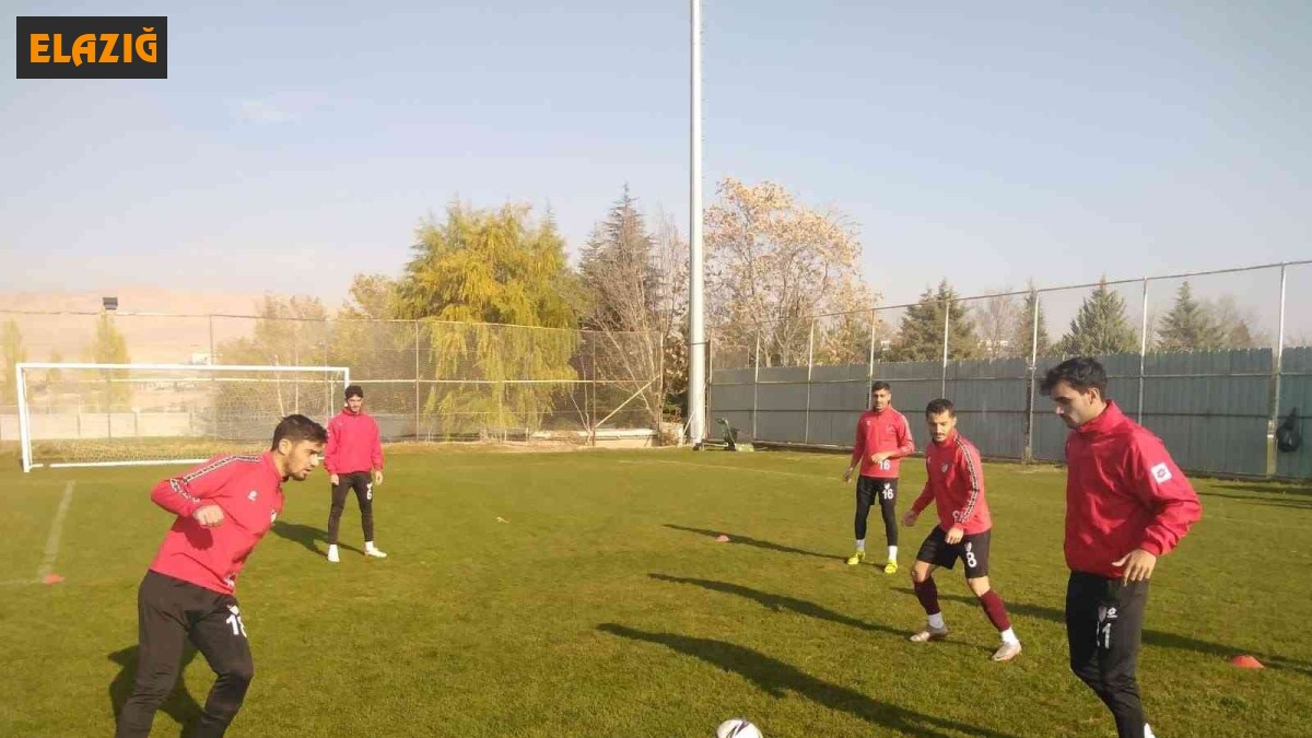 Elazığspor lider karşısında