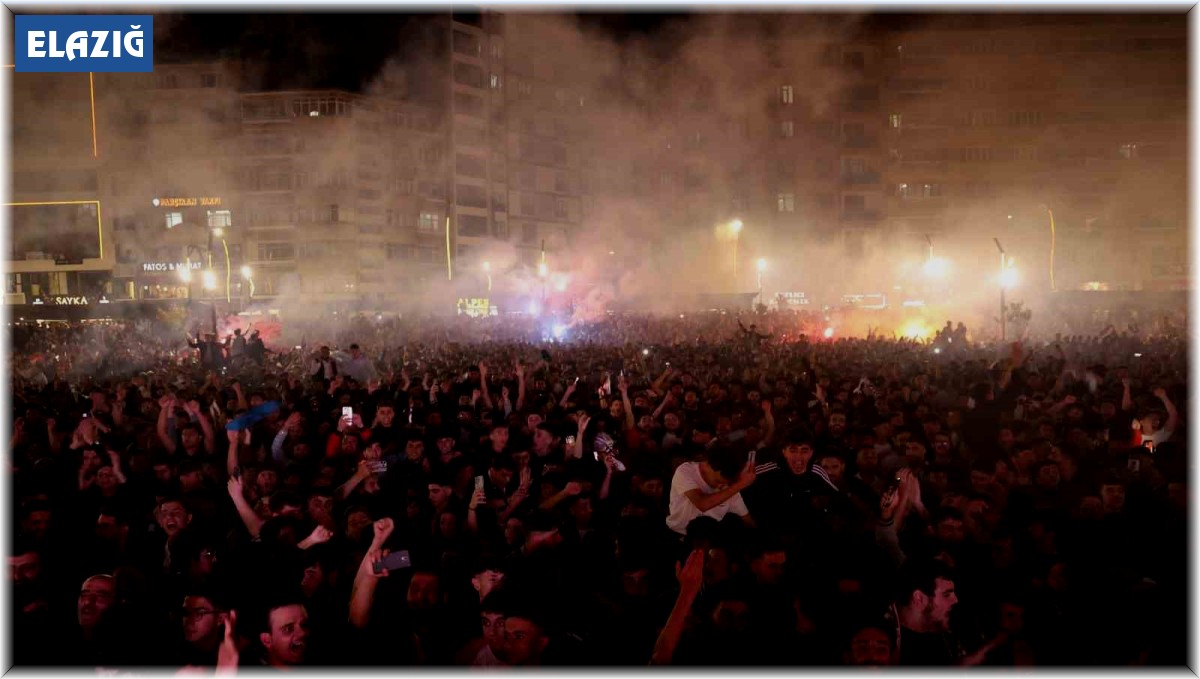Elazığspor TFF 2. Lig'e yükseldi, sokaklar bayram havasına döndü