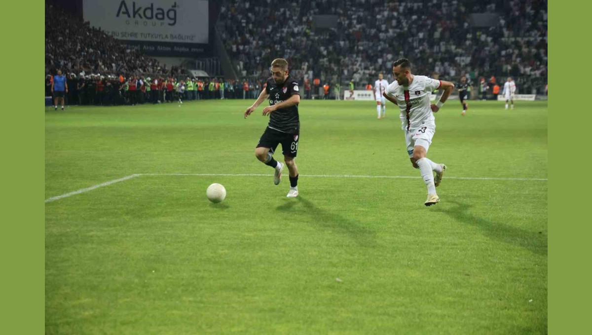 Elazığspor - Vanspor FK maçı tatil edildi