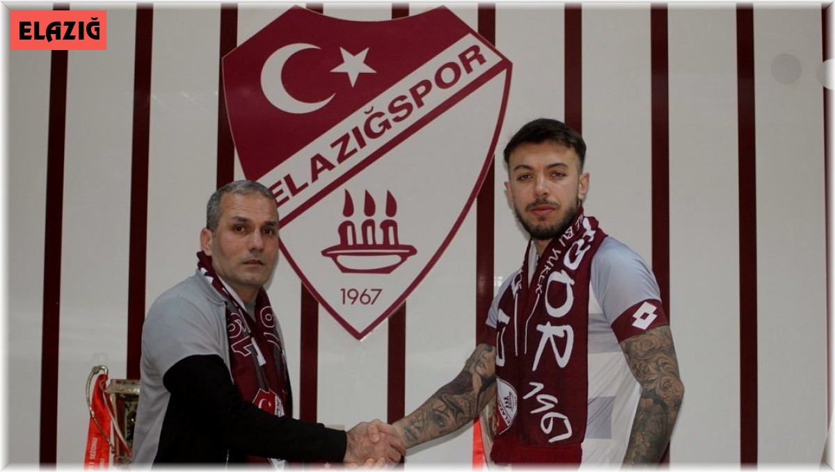 Elazığspor, yeni transferlerine imza töreni düzenledi