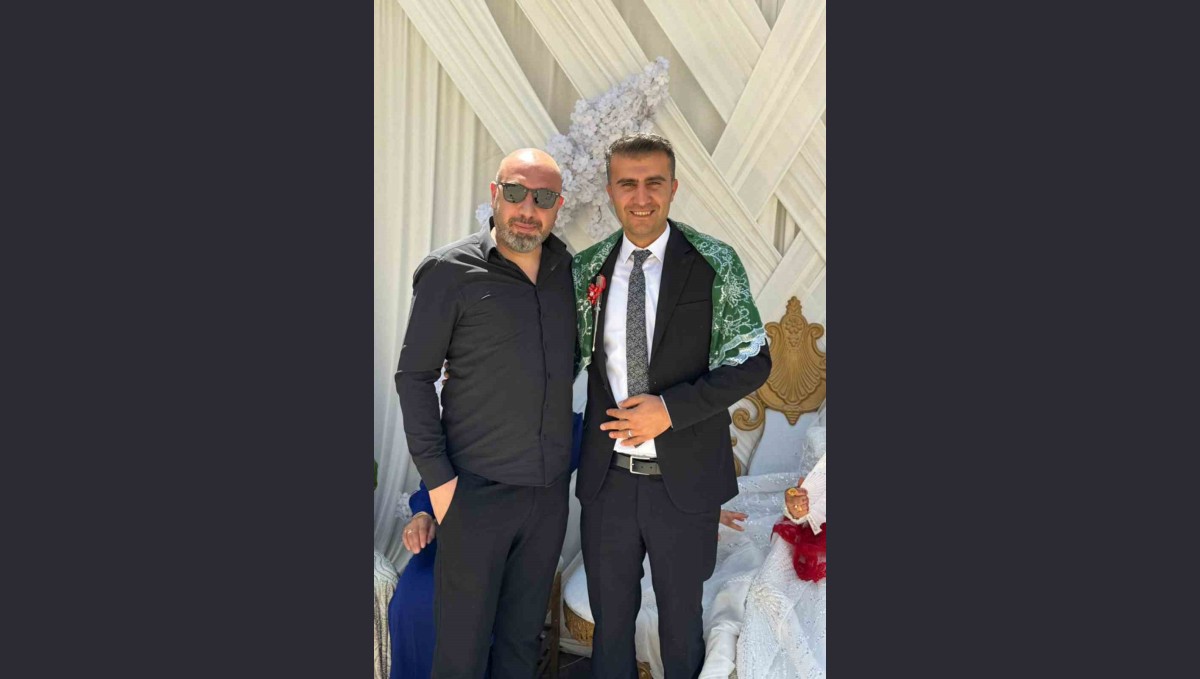 Elektrikçi damada düğünde kontrol kalemi hediye edildi