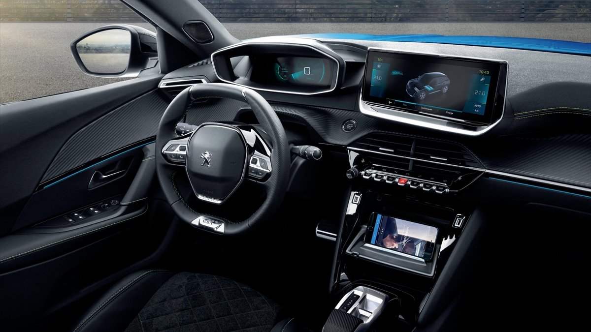 Elektrikli Peugeot e-2008 Türkiye'de satışa çıktı