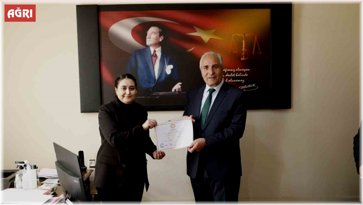 Eleşkirt Belediye Başkanı Ramazan Yakut, ikinci dönem için mazbatasını aldı