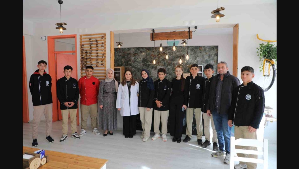 Eleşkirt Mesleki ve Teknik Anadolu Lisesinde Türkiye'nin İlk Sıfır Atık Uygulama Restoranı Geleceğin Şeflerini Yetiştiriyor