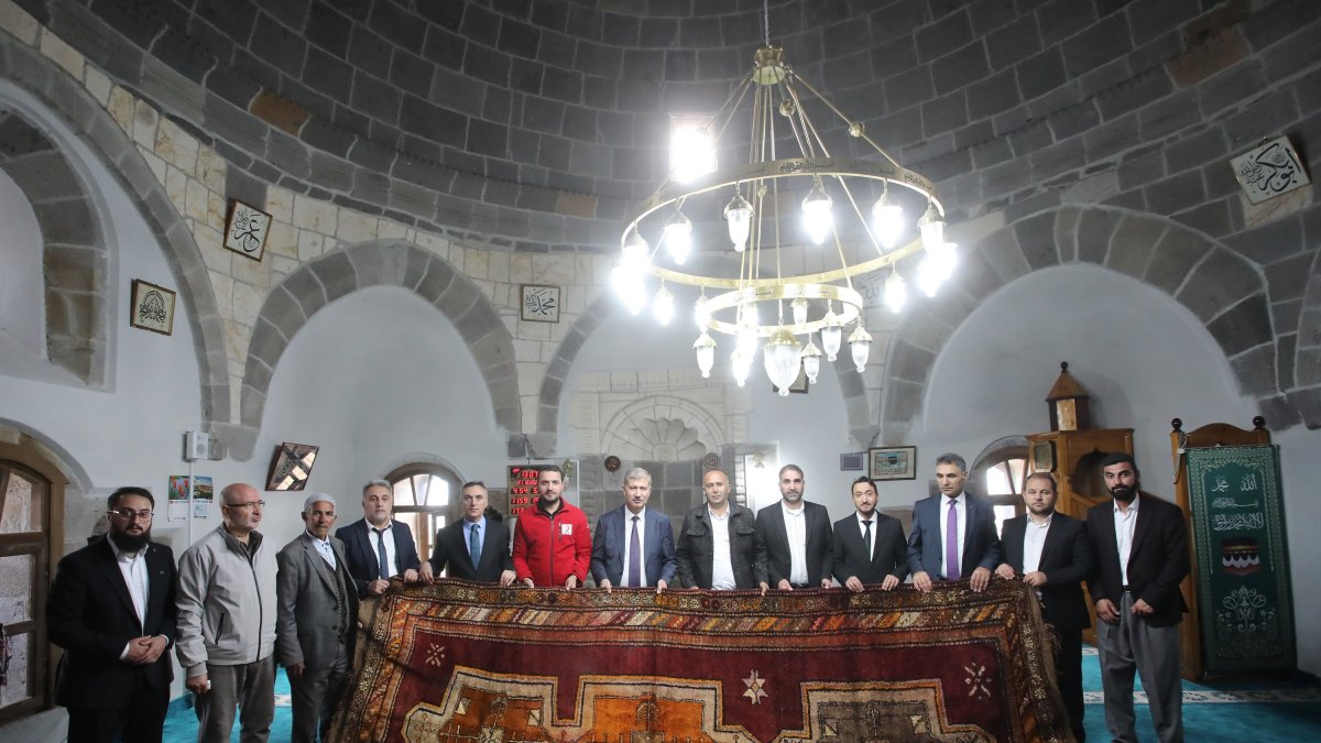 Eleşkirt'te 1688 Yapımı Toprakkale Camii'nde "Hadis ve Hayat" Söyleşisi Düzenlendi