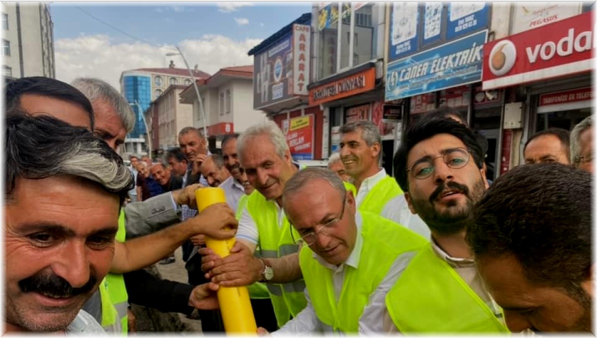 Eleşkirt'te doğalgaz sevinci, ilçede hat döşeme çalışmalarına başlandı