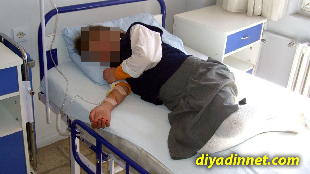 Eleşkirt'te Korkutan Gıda Zehirlenmesi: 20 Öğrenci Hastaneye Kaldırıldı