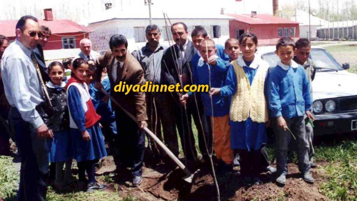 Eleşkirt'te Okullar İçin "Ağaç Dikme Kampanyası" Başlatıldı