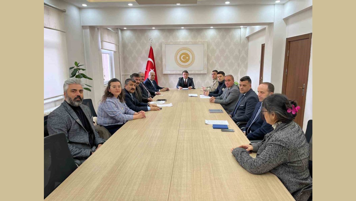 Eleşkirt'te sokak hayvanlarını koruma kurulu toplantısı yapıldı