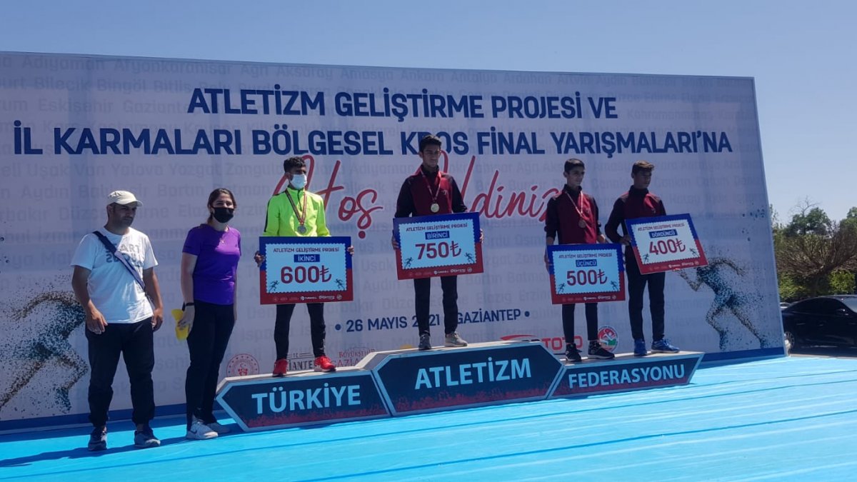 Eleşkirtli Atlet Emre Dursun, U16 Türkiye Şampiyonası’nda İkinci Olarak İlçeye İlk Madalyayı Getirdi