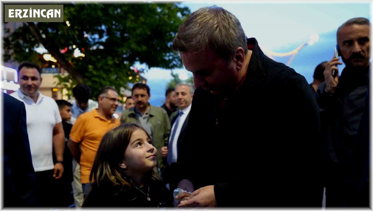 Eli çatlayan miniğin valiyle sohbeti yüzleri gülümsetti