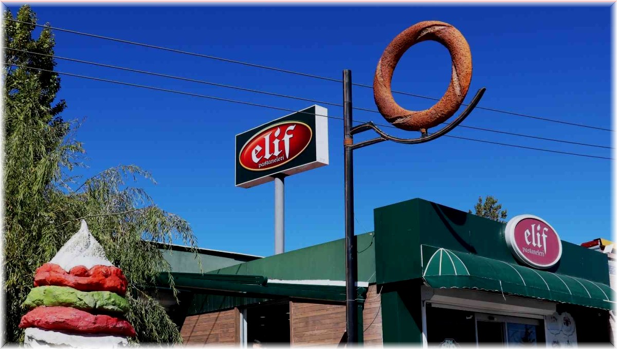 Elif pastaneleri 4 şubesiyle vatandaşlara hizmet veriyor